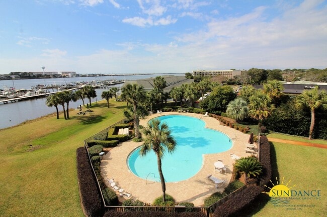 Building Photo - Waterfront Furnished Studio Condo in Fort Walton Beach!