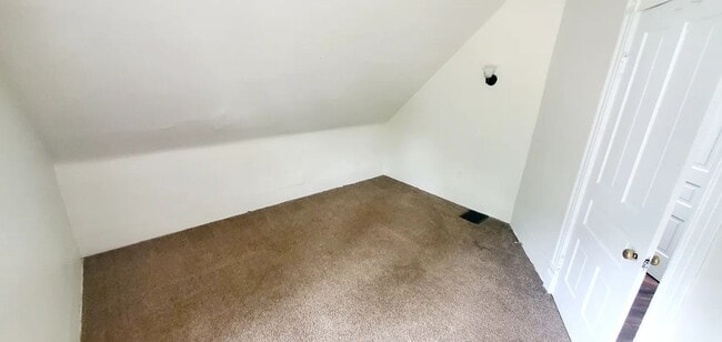 Building Photo - 1802 Madison Ave SE