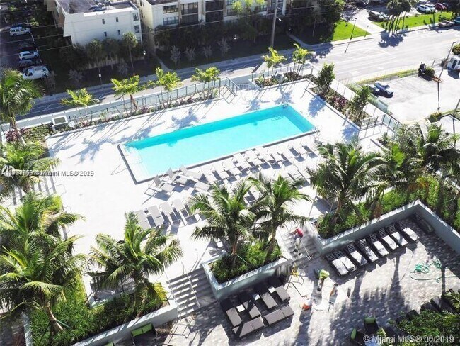 Building Photo - 2960 NE 207th St