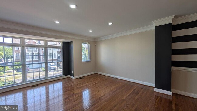 Building Photo - 42681 Rolling Rock Square
