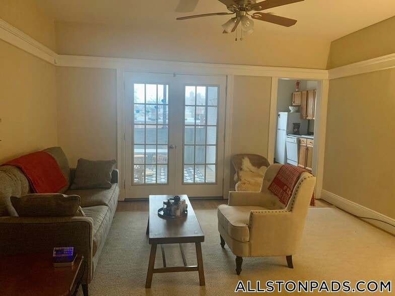 Primary Photo - 33 Highgate St