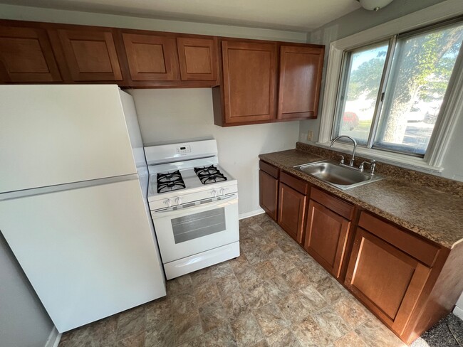 Kitchen - Englewood Avenue Apartments