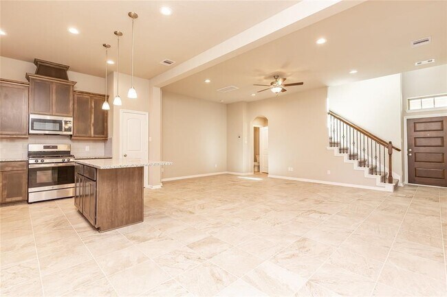 Building Photo - 5546 Sallow Bay Ln