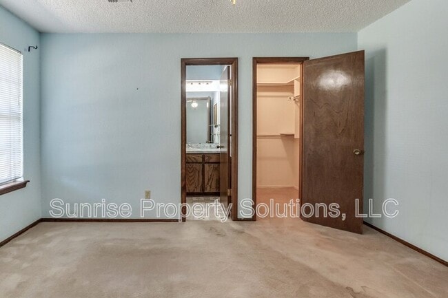 Building Photo - 1832 Michell Dr