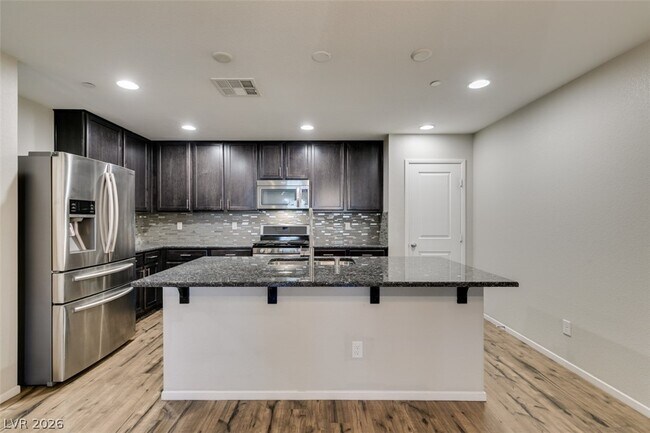 Building Photo - 3009 Camino Sereno Ave