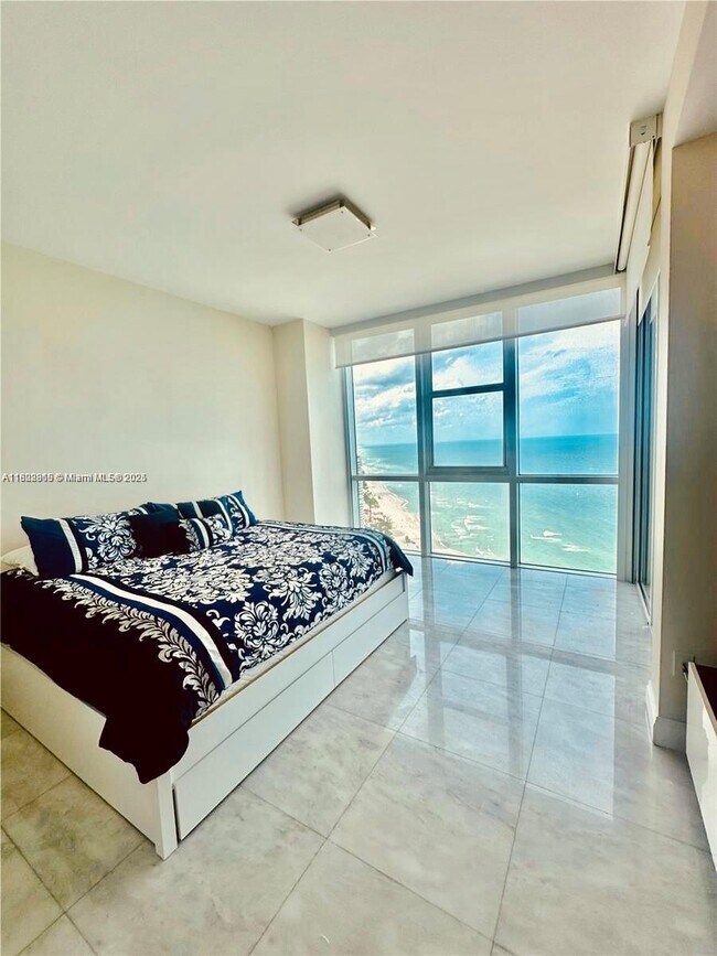 Building Photo - 18201 Collins Ave