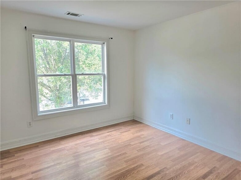 Building Photo - 3385 Wellbrook Dr