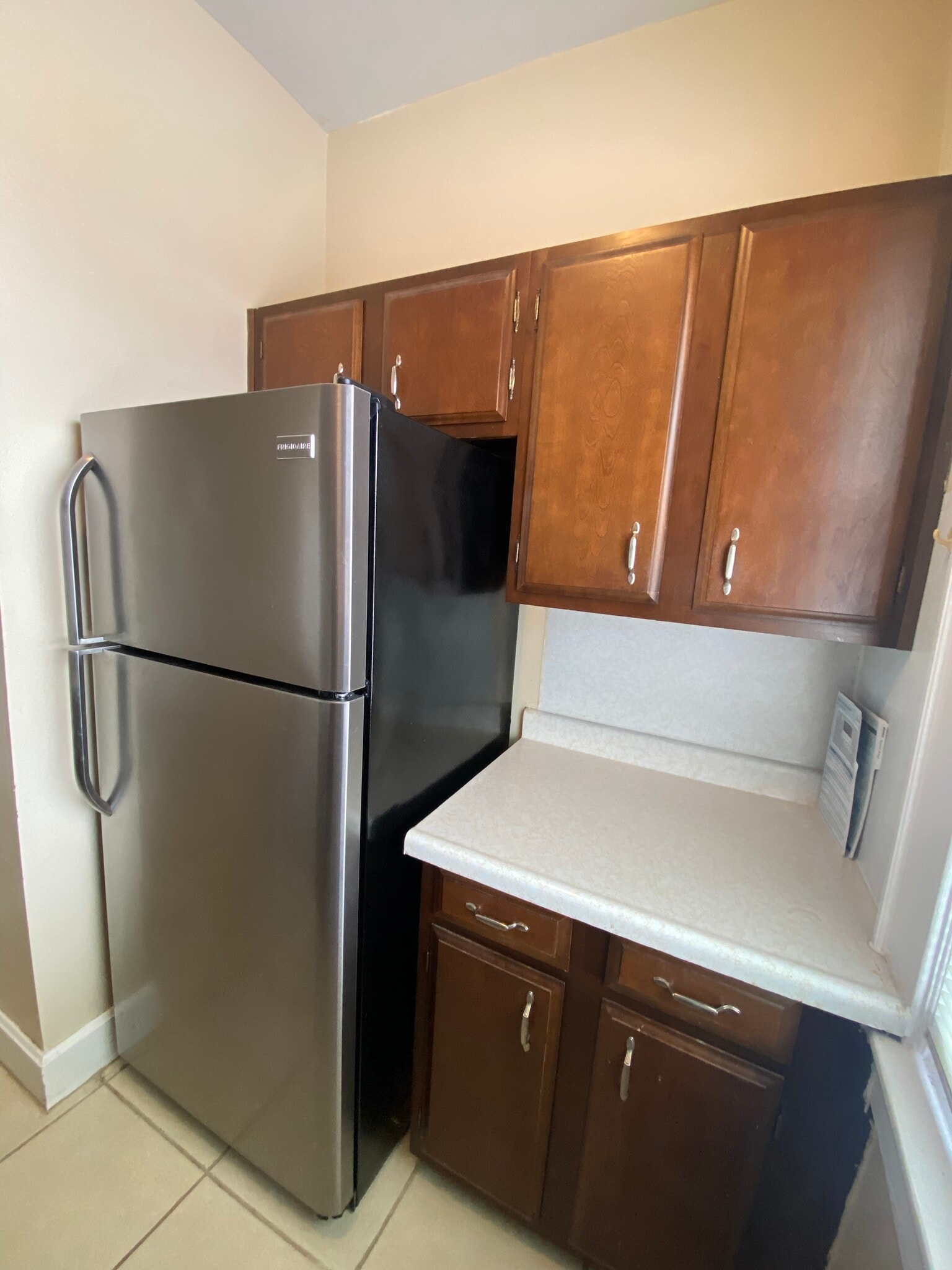 Building Photo - 616 SE 3rd St