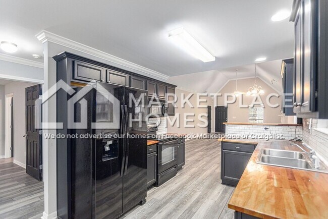 Building Photo - 2115 Willow Glenn Dr