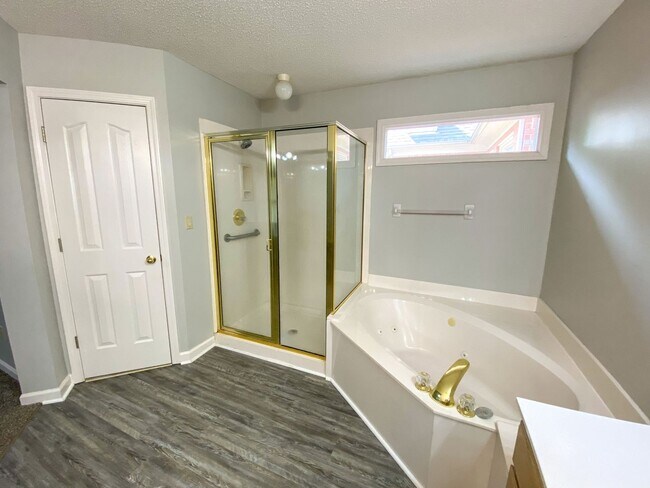 Building Photo - 3 bed 2 bath in Cordova w/ nearly 1800 Sq ft