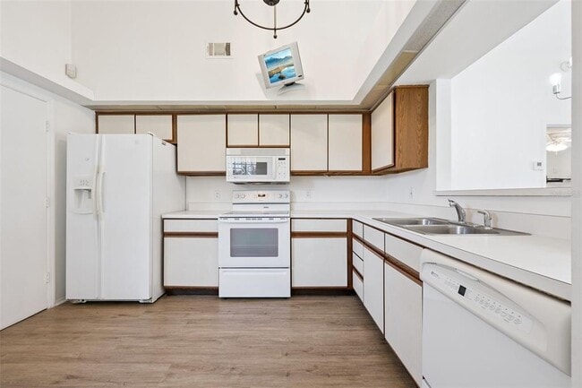 Building Photo - 2647 N Horseshoe Bay Dr