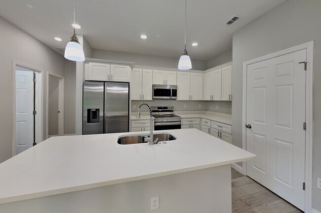 Building Photo - 3212 W Marie Dr