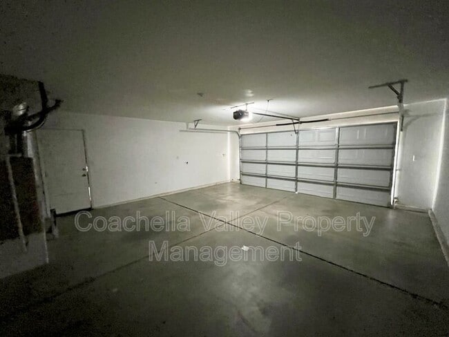 Building Photo - 66028 Mission Lakes Blvd