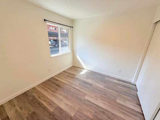 Building Photo - 2 bed 1 bath apartment for rent in South Lake Tahoe