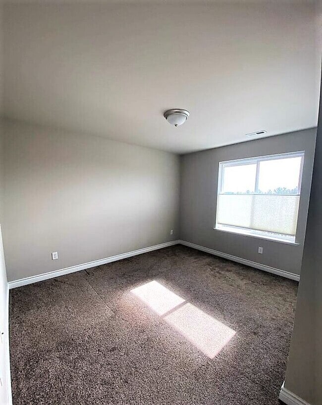 Building Photo - 4318 Blackstone Wy