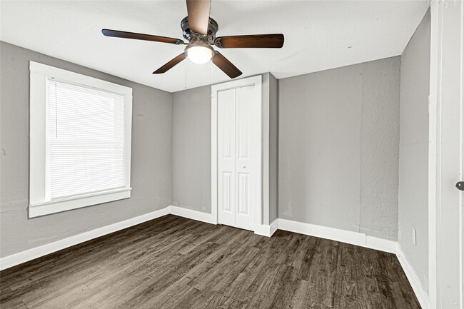 Building Photo - 6218 Woodrow St