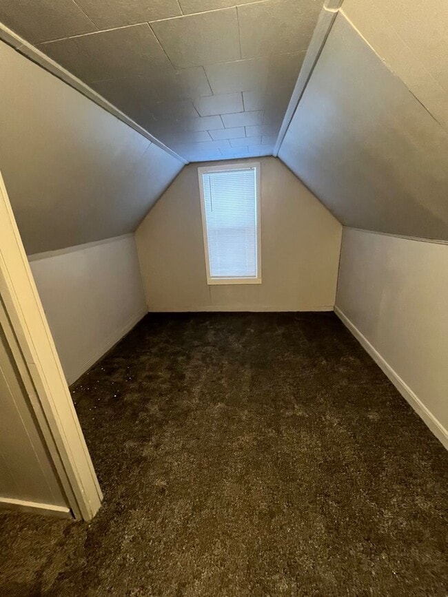 Building Photo - Single Family Home Available!
