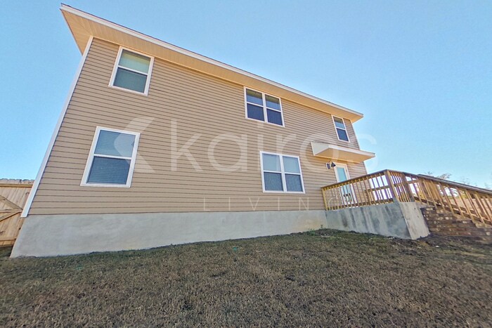 Building Photo - 4618 Malay Cir