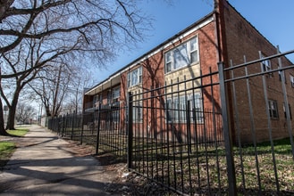 Building Photo - 8640 S Ingleside Ave