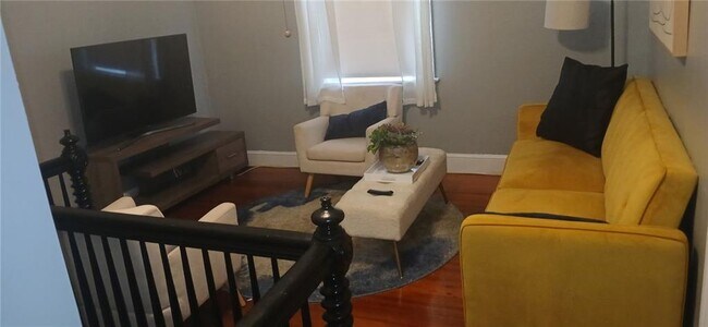 Building Photo - 37-37 Mary Ave