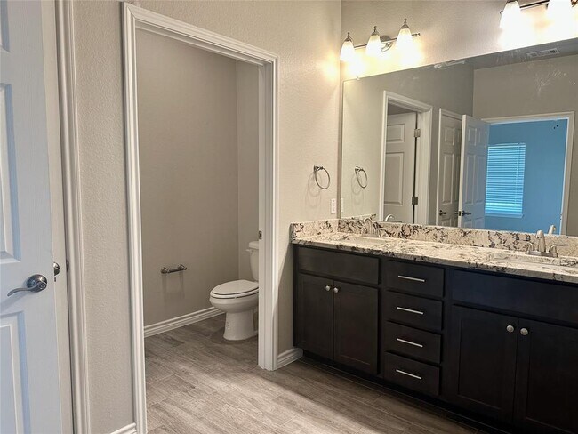 Building Photo - 401 CR 306