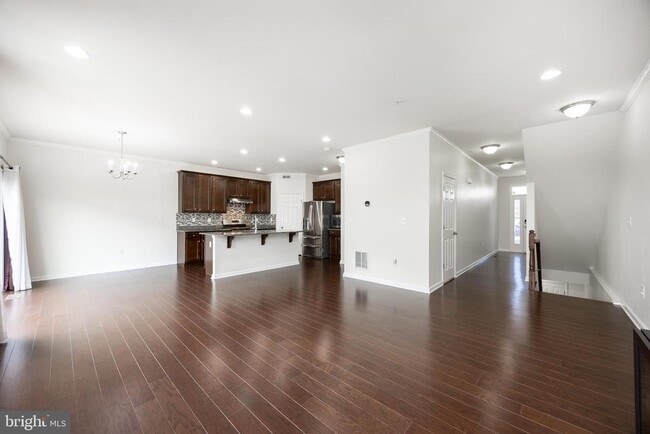 Building Photo - 253 Fairfield Cir W