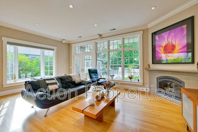 Building Photo - 714 Greer Rd