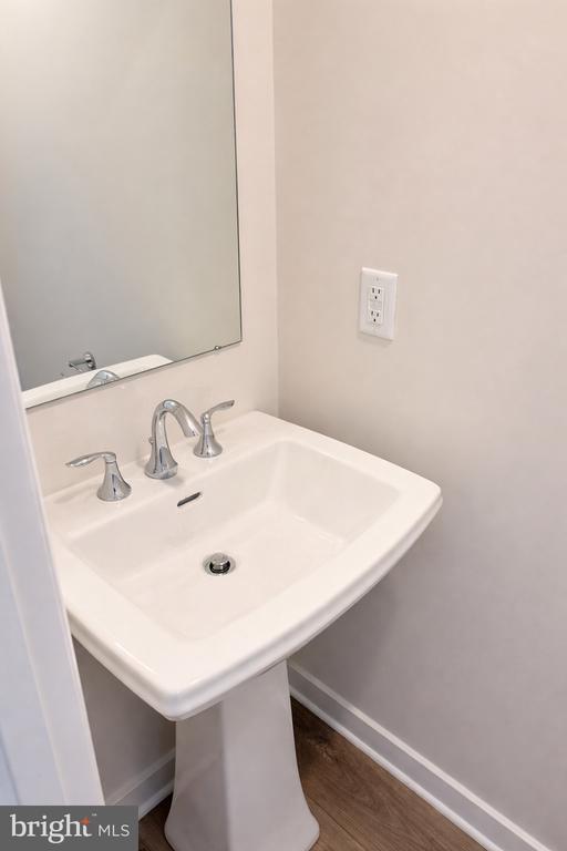 Building Photo - 755 Platinum Dr