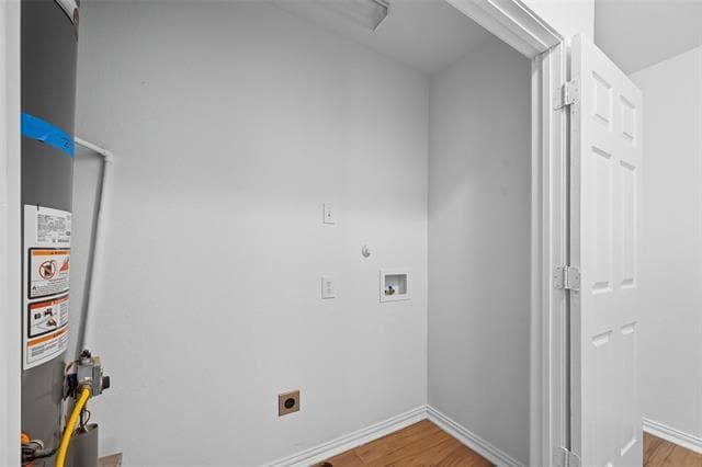 Building Photo - 304 S Oak St
