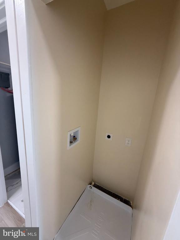 Building Photo - 1930 N Payson St