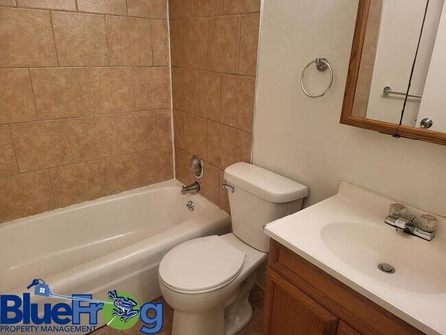 Building Photo - 412-414 N St Bernard Dr