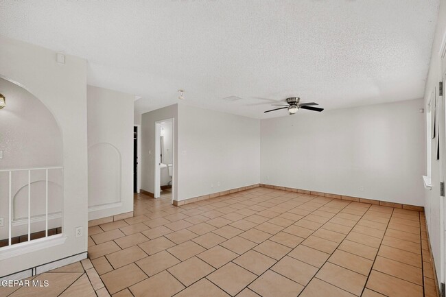 Building Photo - 14224 Desert Ash Dr