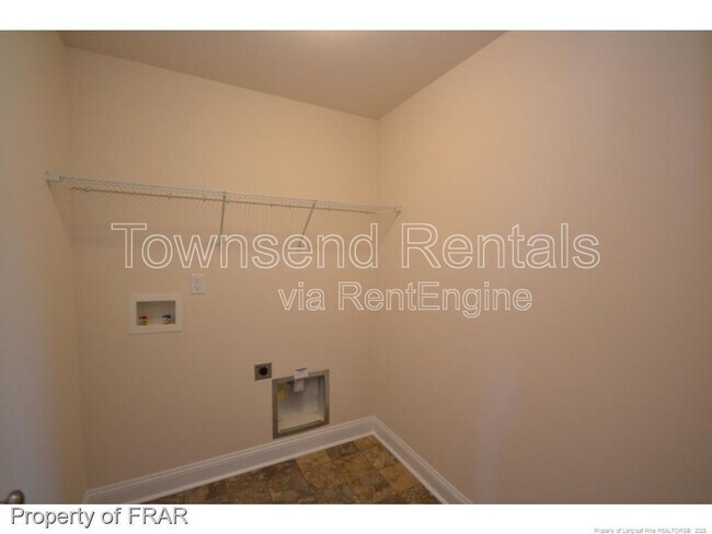 Building Photo - 4411 Low Oak Ct