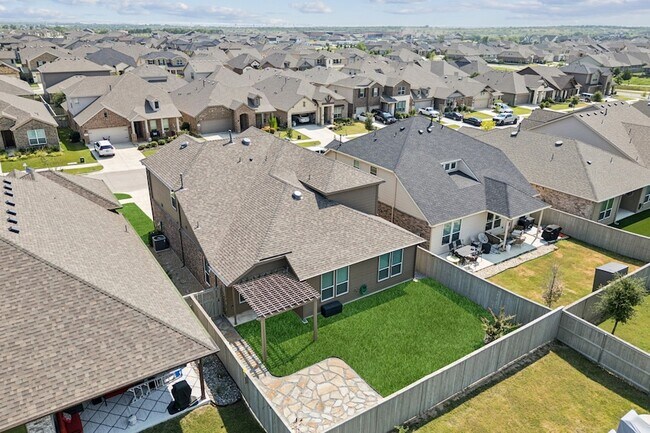 Building Photo - 2412 Rooster Ln