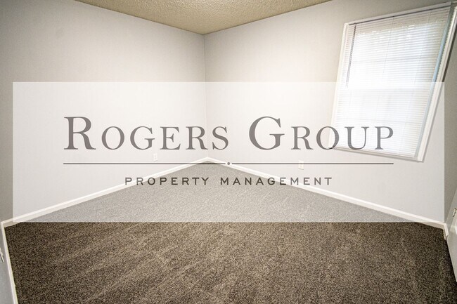 Building Photo - #103*** - 104-106 Holly Ct Duplex