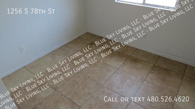 Building Photo - 1256 S 78th St
