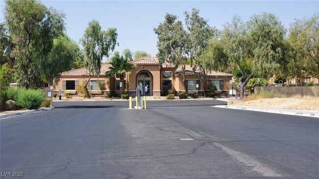 Building Photo - 2141 Hussium Hills St