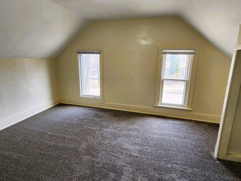 Bedroom - 419 Olmstead St