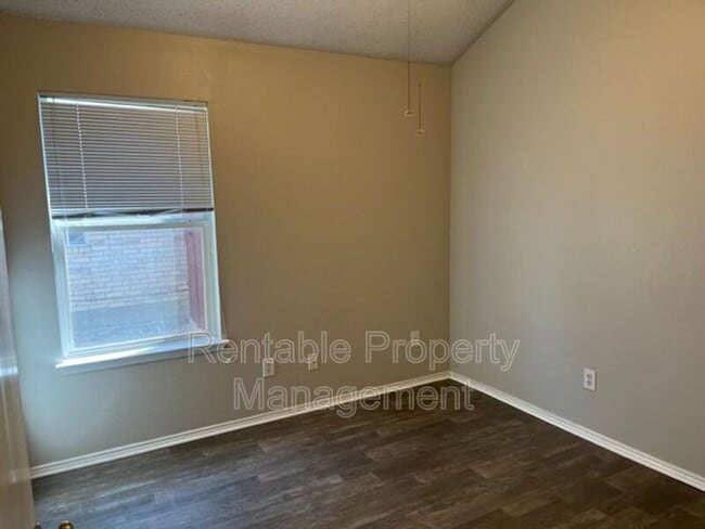 Building Photo - 6709 Red Rock Trl