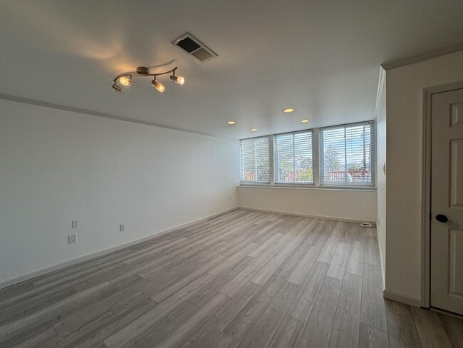 Building Photo - 3534 Jefferson Ave