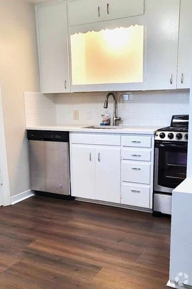Building Photo - Cozy 1 Bed/1 Bath Apartment in Quiet Compl...