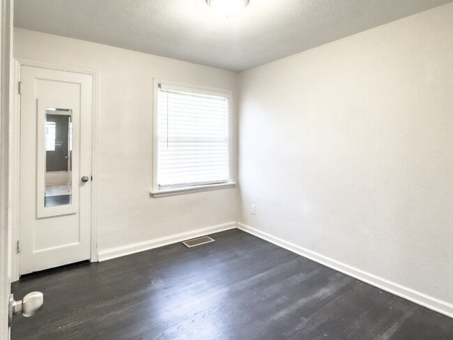 Building Photo - Spacious 5-Bedroom Gem on Locust Street – 2,053 Sq. Ft. of Comfort in Denver's Heart!