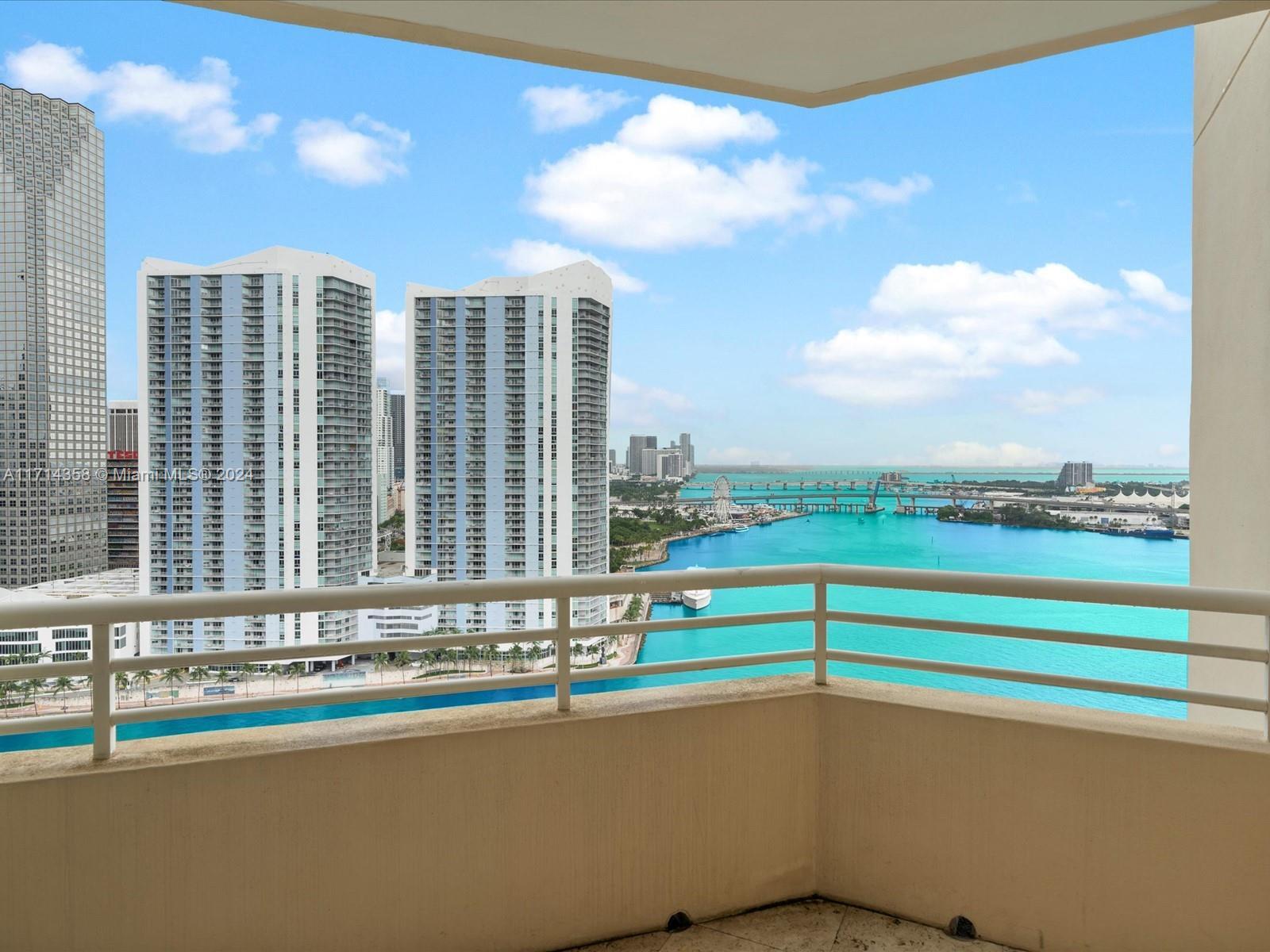 Building Photo - 888 Brickell Key Dr