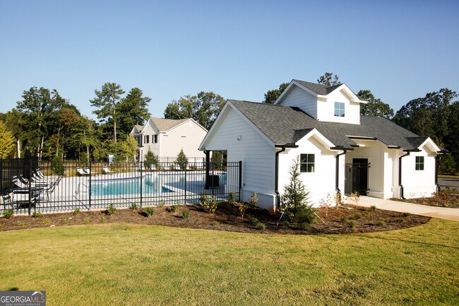 Building Photo - 452 Hellen Vly Dr