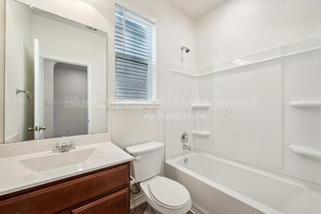 Building Photo - 3306 Putnam Fields