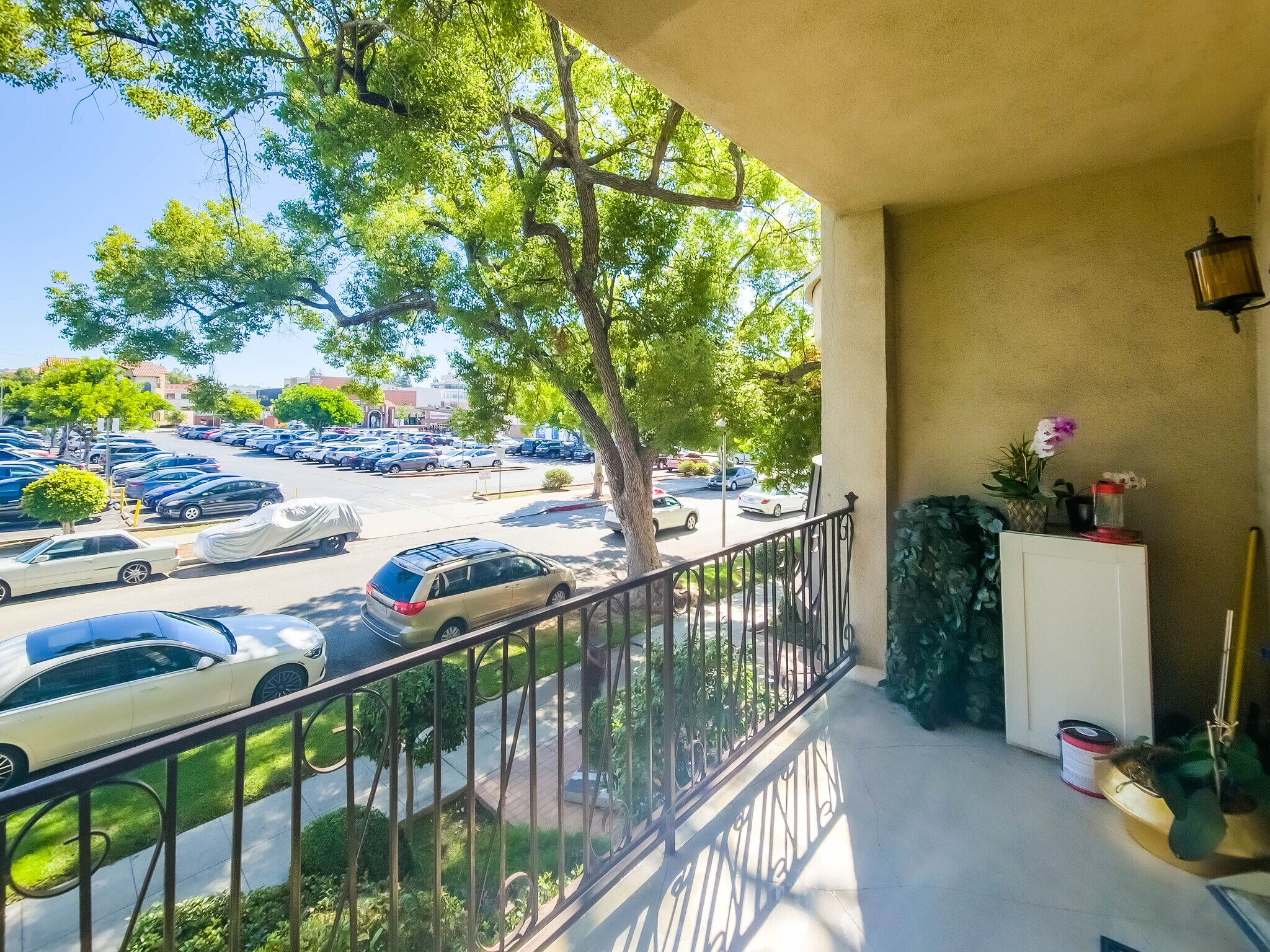 Building Photo - 215 N Kenwood St