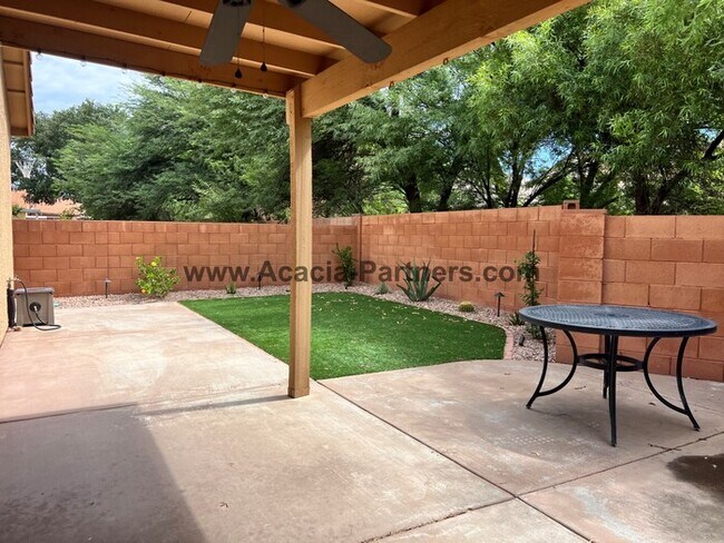 Building Photo - Three Bedroom home in Rancho Escondido