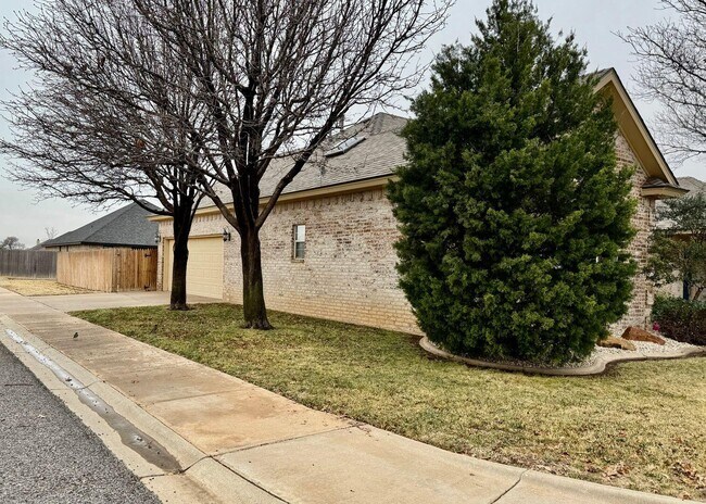 Building Photo - 311 Longhorn St