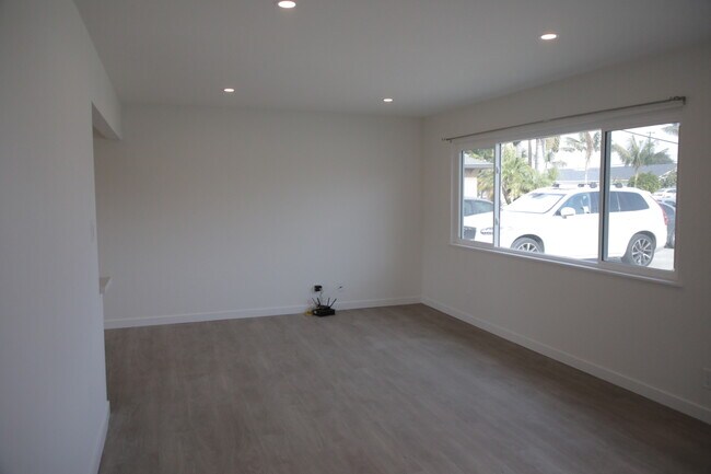 Living Room - 1823 N 6th St