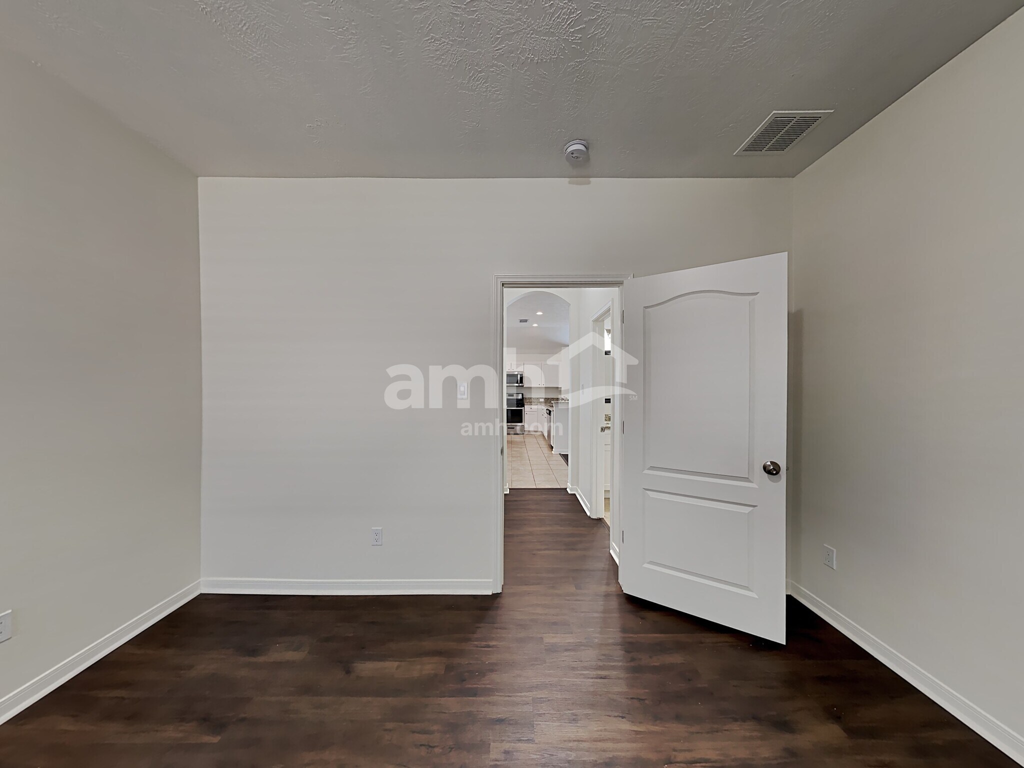Building Photo - 30022 Saw Oaks Dr
